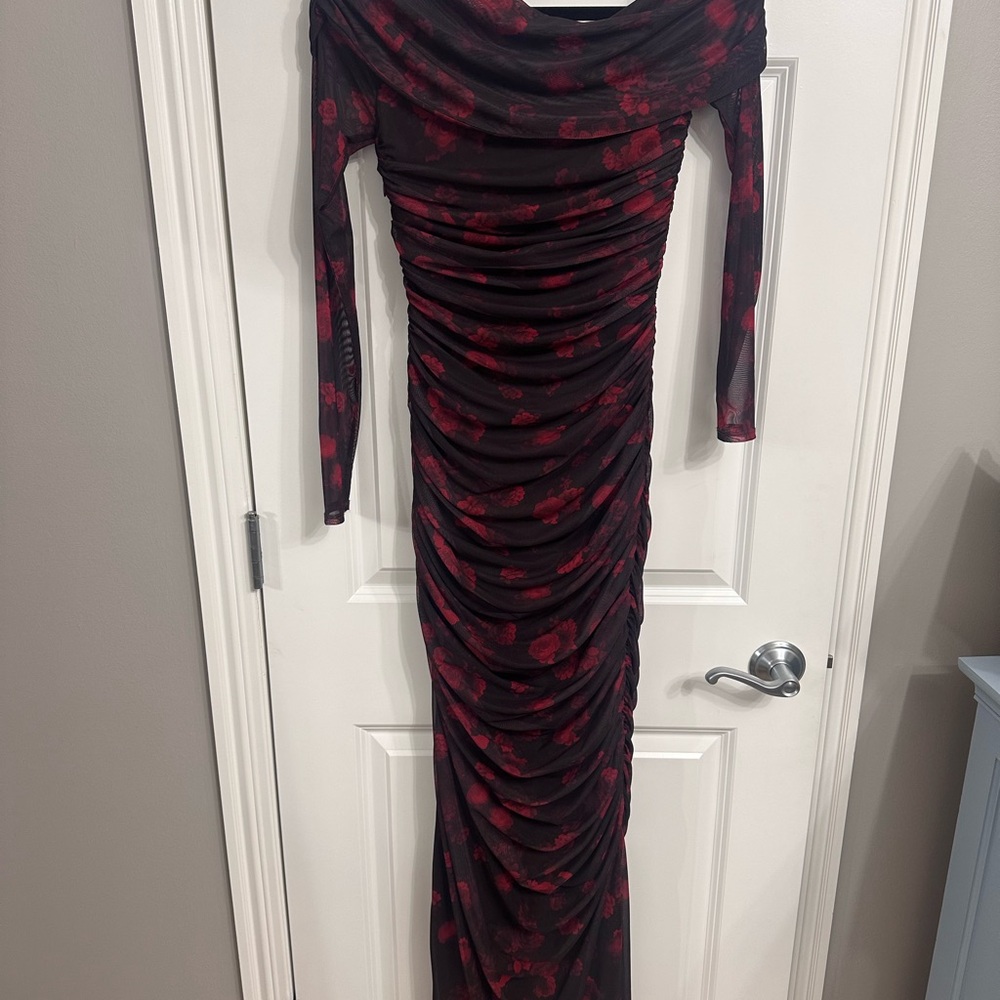 Abercrombie & Fitch Black and Red Floral Long Sleeve Dress